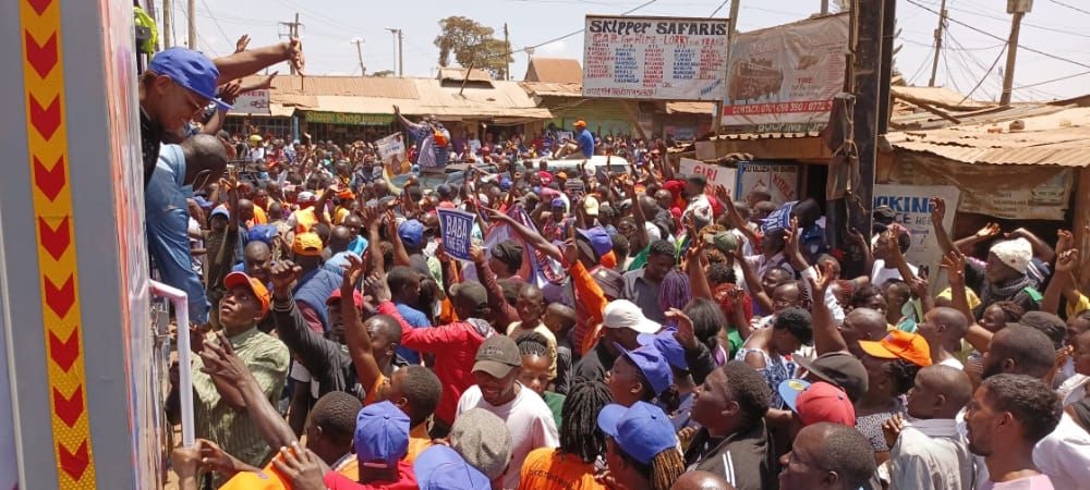 CharlesDienya's tweet photo. Team Azimio Caravan in Nairobi campaigning for @RailaOdinga @HEBabuOwino #AzimioCaravan https://t.co/BaRDf3nDwW