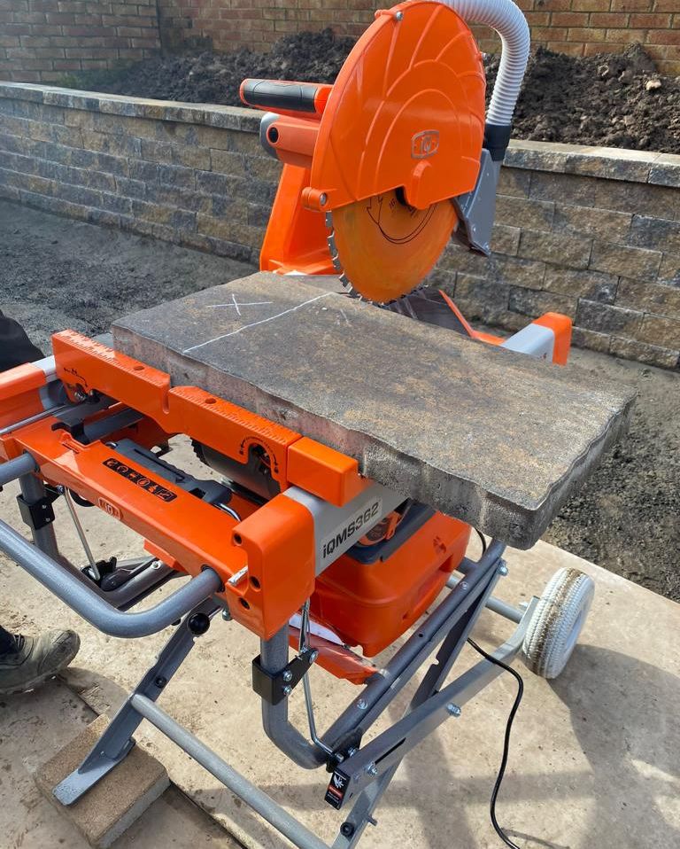 MultiquipUK's tweet photo. It's not just #tilesaws where @iqpowertools are changing the game - with a matching range of #masonrysaws, more sites can benefit from dustless and waterless technology

#ukconstruction #uktiler #ukmasonry #uktiling #ukpaving https://t.co/NDR0c7fOwl