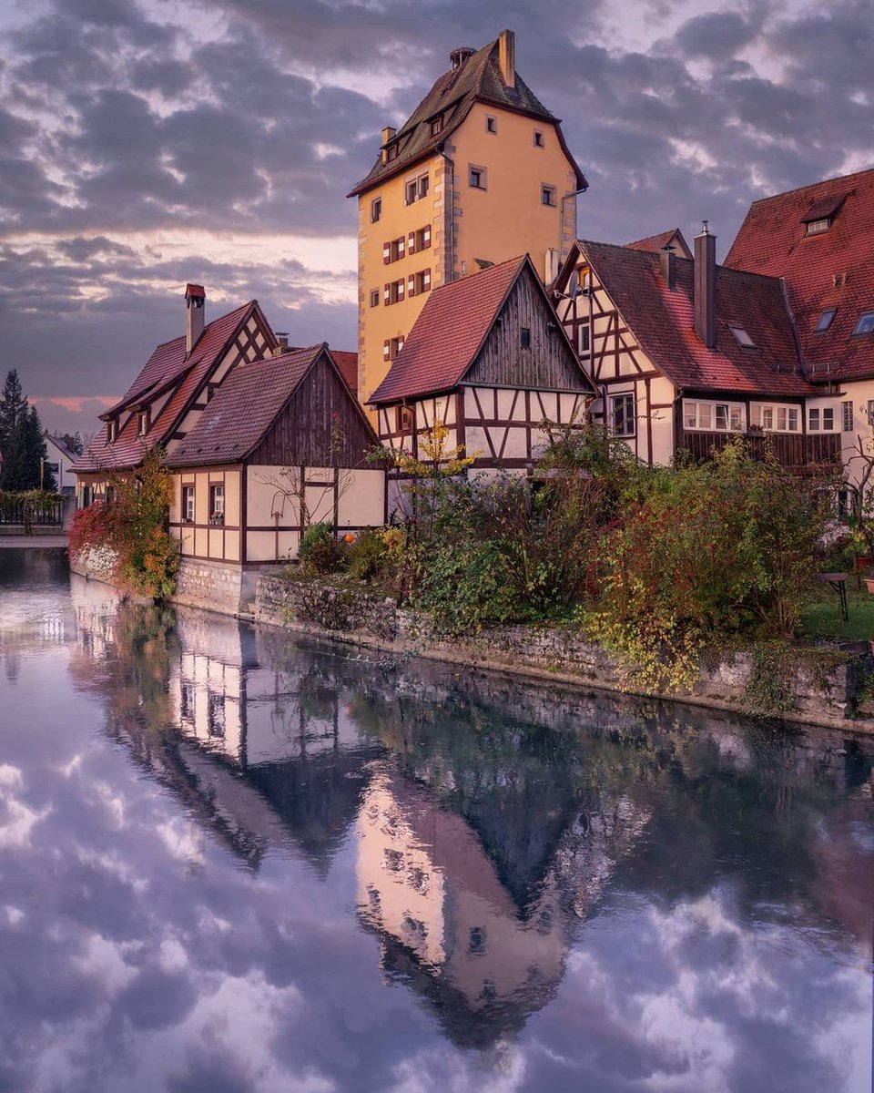 SeinFranken's tweet photo. Schaut Euch mal den herrlichen #Blick auf das #Wassertor in #Hersbruck an 😍

Dieses wunderschöne #Bild aus dem #Frankenland wurde von Martin Glas aufgenommen 📸 https://t.co/UH3WJk5lM6