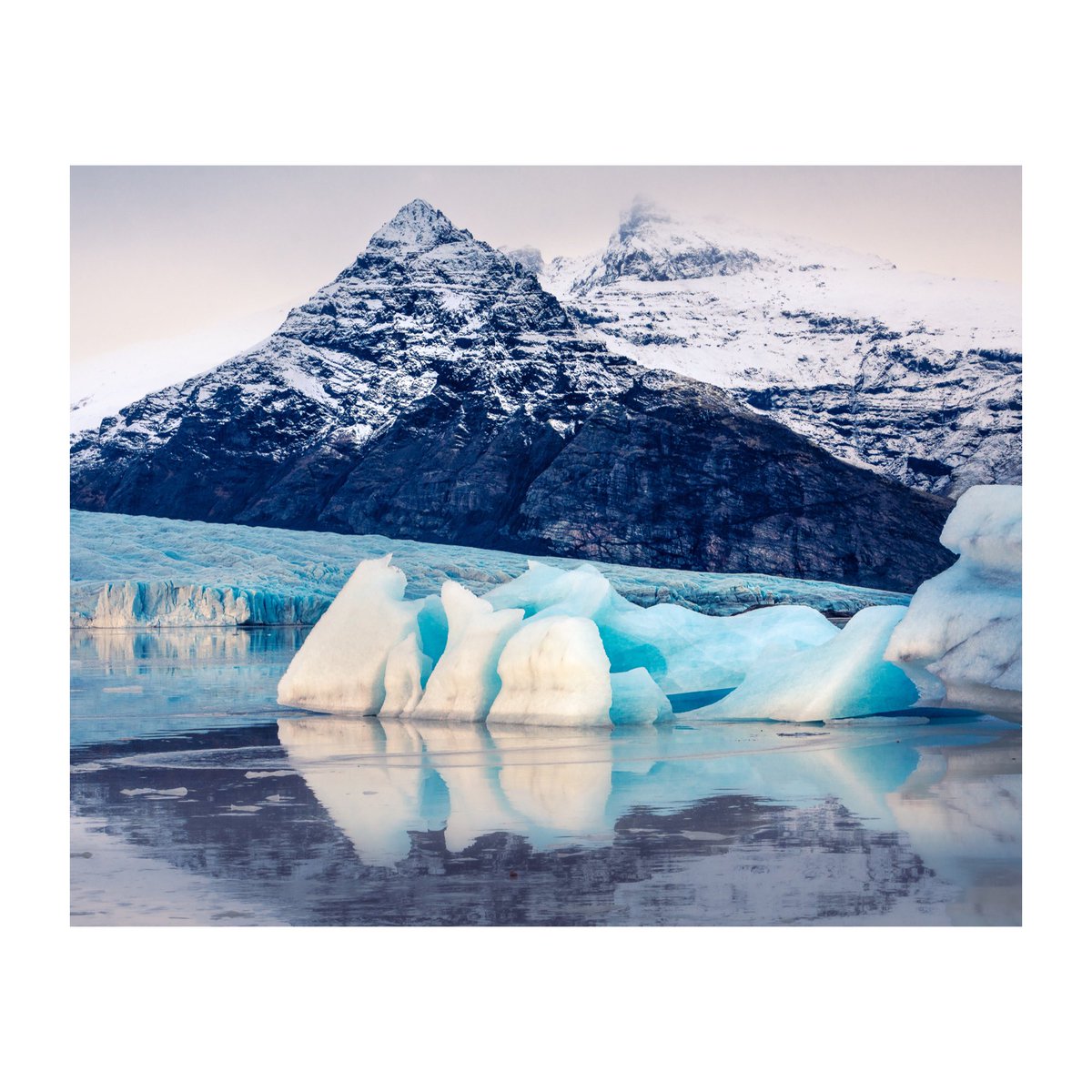 edmrumble's tweet photo. Incredible blue ice of the Svinafellsjökull glacier in #iceland. The warm highlights from the low evening sun were a bonus.
#landscapephotography @SonyAlpha #lightandland https://t.co/duJBTrObwj