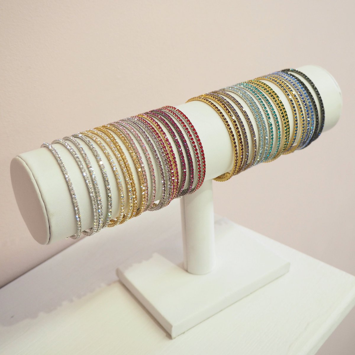 We’ve just restocked our flexible crystal bangles with some beautiful new colourways! They make the perfect gift and are great to stack with other bracelets✨