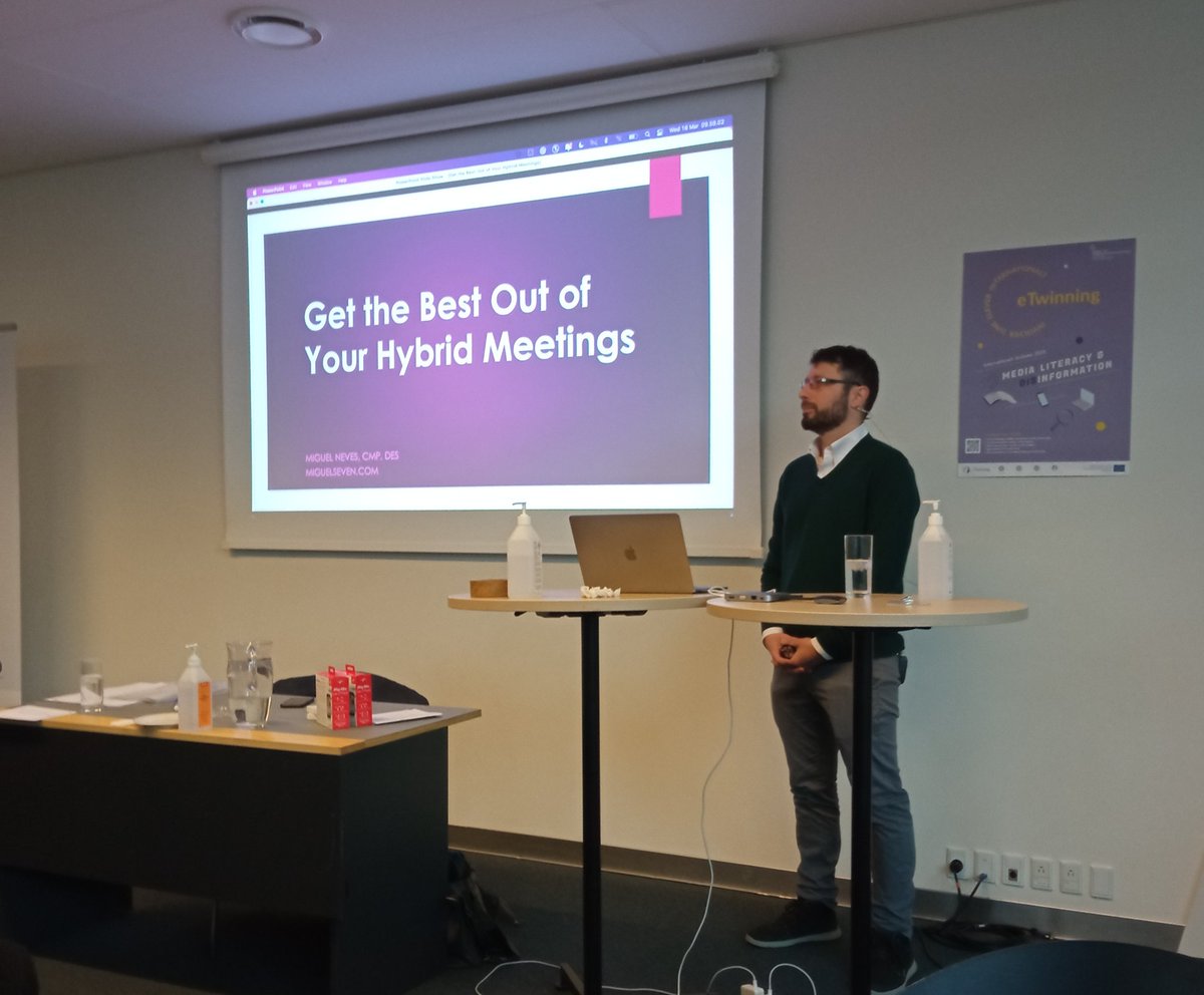 amayairakasle's tweet photo. #eTwHybrid #eTwinningDK Miguel Neves and Hybrid Meetings meaning:"interacción" is the key word @eTwinning_es @eusketwinning @eTwin_Andalucia @jarayolanda1 @ignaciocasado @clausberg thank you for the evento @etwinningdk https://t.co/hppZc2B3fJ
