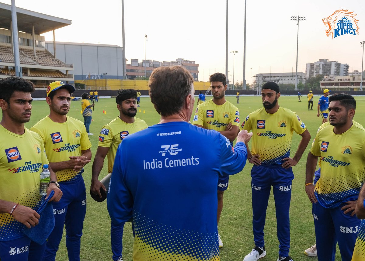ChennaiIPL's tweet photo. Eric Leading the charge of our pace batteries!
📸👉🏻 https://t.co/vfc11gdxfg

#Yellove #WhistlePodu 🦁💛 https://t.co/pbAeg0YQA5