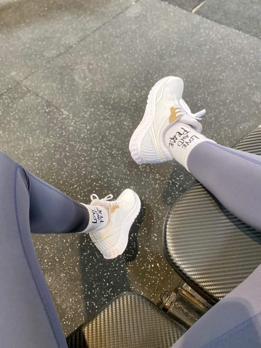 SauconyPH's tweet photo. #Kinvara11 features FORMFIT that conforms your foot to provide the perfect fit and feel from every angle.

Get a pair today - available in-store and online. Or chat with us to shop at SauconyPH Viber community - https://t.co/tr5BRgfhVJ!⁣

📷@patriciagatus
#SauconyPH #RunForGood https://t.co/xzF6SRWooF