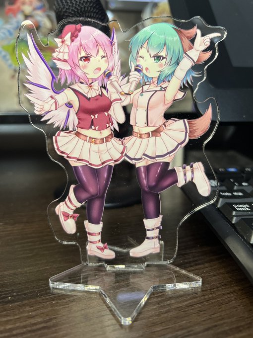 鳥獣伎楽アクスタ届いたー!!!🐶🐦
デカい! 