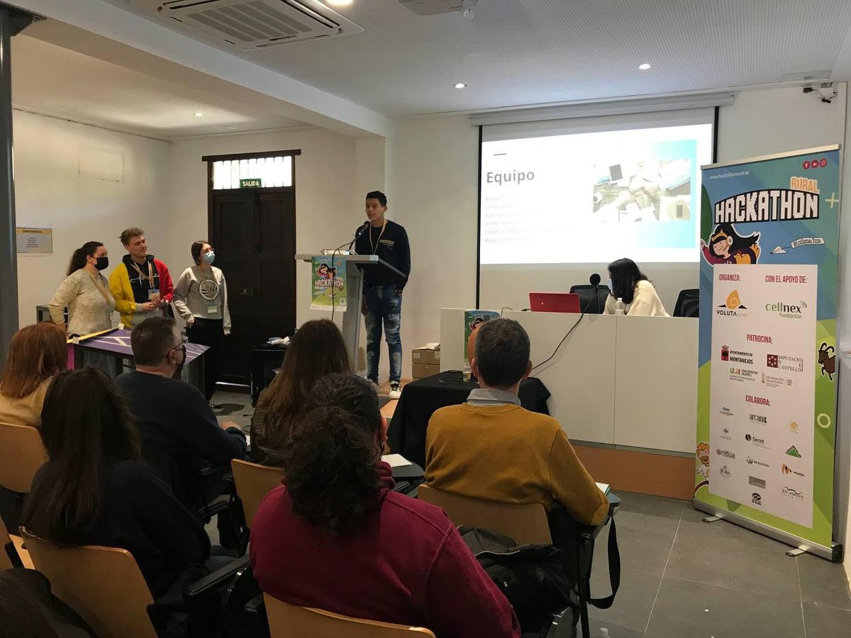 CellnexFndn's tweet photo. 🏆 Éxito rotundo en la 1ª edición del #Hackathonrural organizado por https://t.co/bCwwLdoHba. Un fin de semana lleno de experiencias, #tecnología, retos y mucho talento con el fin de fomentar la diversificación de la economía #rural. Enhorabuena a todos los participantes.👏 https://t.co/mUJnHcEoIL