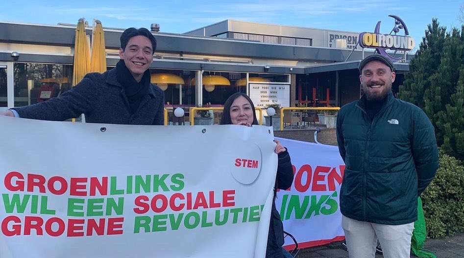 GLNijmegen's tweet photo. Vandaag stonden wij door heel Nijmegen om mensen een goede morgen en een groene en sociale revolutie te wensen 💚❤️

Vergeet niet te stemmen vandaag ✊ https://t.co/0tZLF8HJ7t