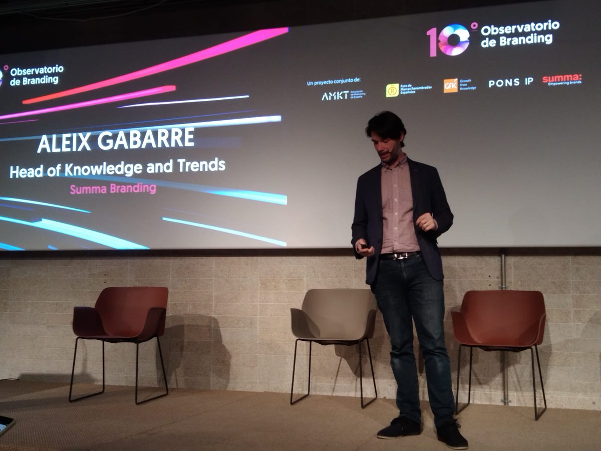 Aleix Gabarre (<a href="/agabarre/">Aleix Gabarre</a>), Head of Knowledge and Trends de <a href="/summabranding/">Summa Branding</a>, sube al escenario para hablar sobre marca: 'Del CAC a Napoleón: Acelerar el negocio a través de la marca'. Sigue los detalles en bit.ly/OB2022d #OB2022