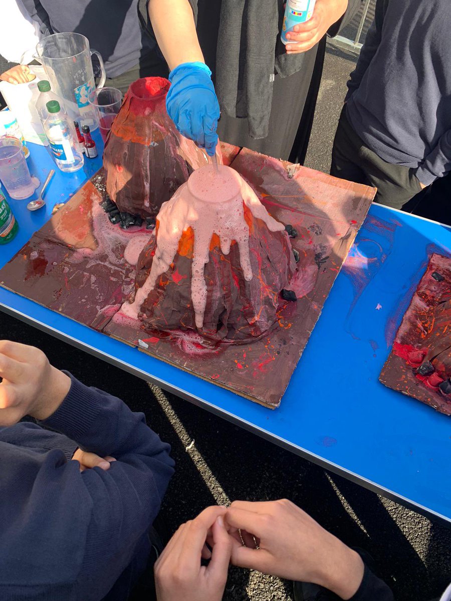 ikhlaasPrimary's tweet photo. Shout out to our amazing Science coordinator Miss Shahbaz for arranging a super cool Science Day!
Thank you to all staff for pulling together and making this work. The children were BUZZING!! 🥼🧪⚗️🧫🧑‍🔬 #ScienceDay #scienceweek2022 https://t.co/2iSOFyj8cR