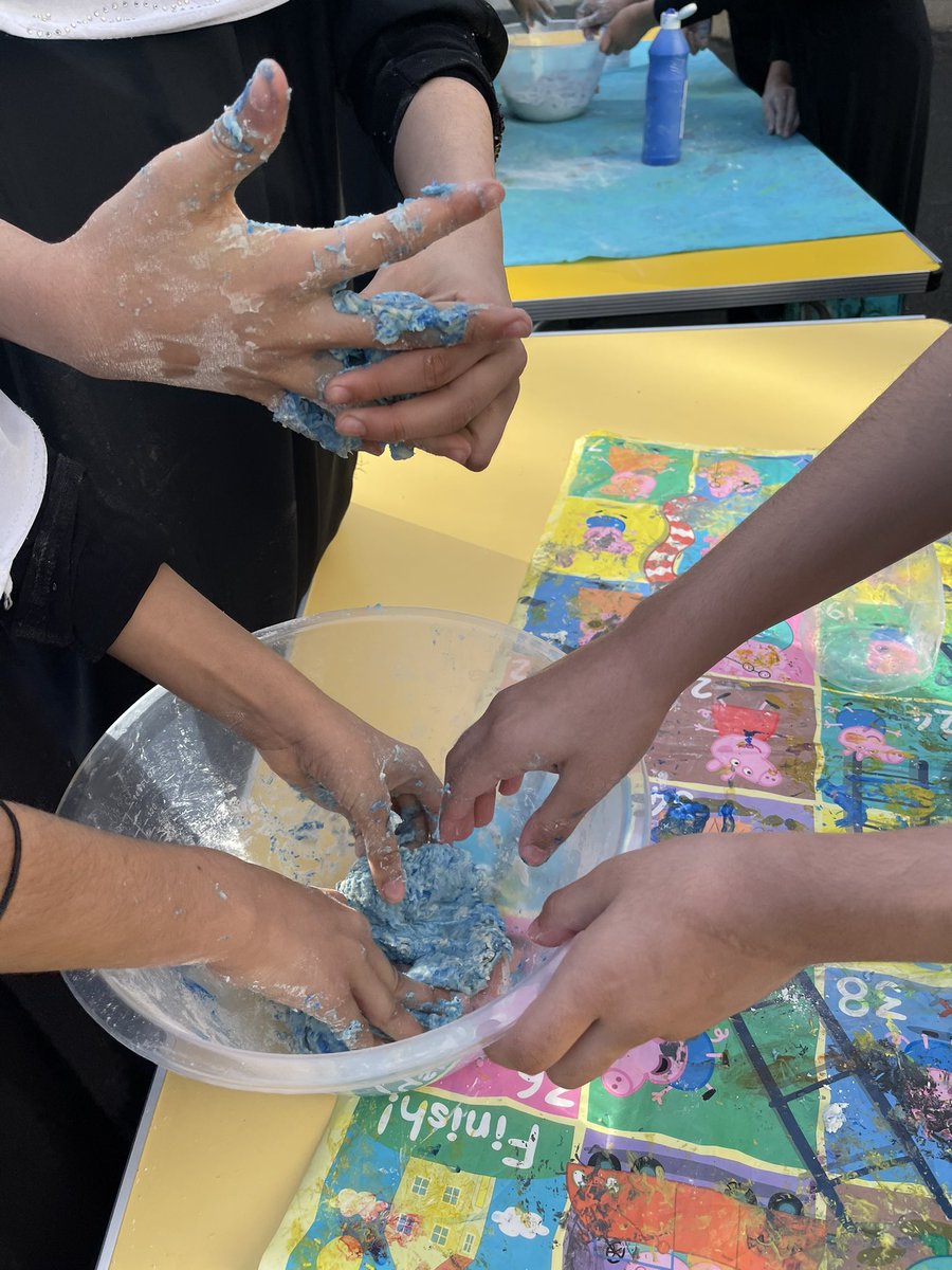 ikhlaasPrimary's tweet photo. Shout out to our amazing Science coordinator Miss Shahbaz for arranging a super cool Science Day!
Thank you to all staff for pulling together and making this work. The children were BUZZING!! 🥼🧪⚗️🧫🧑‍🔬 #ScienceDay #scienceweek2022 https://t.co/2iSOFyj8cR