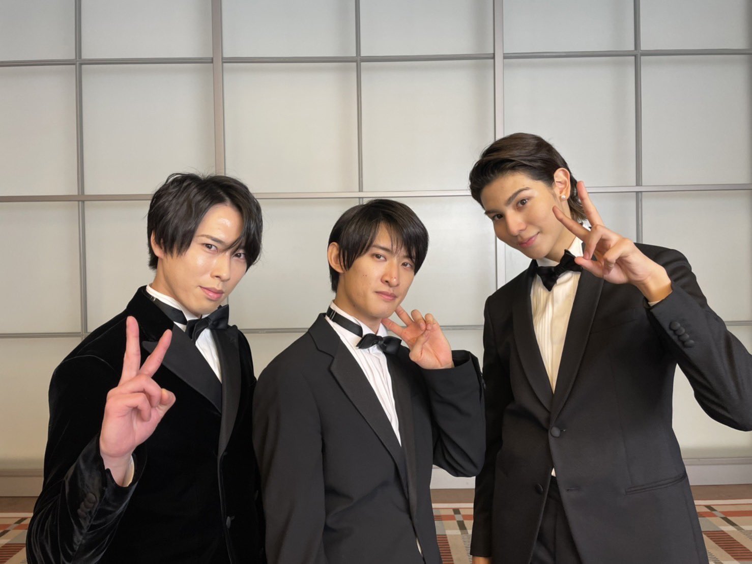 映画 おそ松さん 公式 おそトドピリのインタビュー 静岡の皆さんチェックよろしくザンス 映画おそ松さん 向井康二 ラウール 宮舘涼太 Twitter