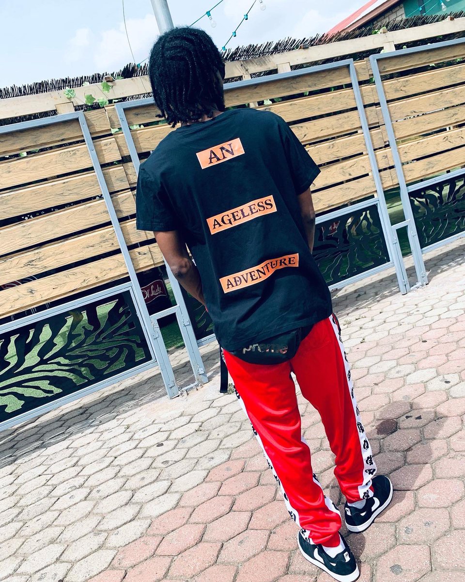 mudcracks_'s tweet photo. The lyrical Genius @KwakuDMC 🦍 for the Culture 🍊🧡🔥
•
•
#asakaa #kwakudmc #fashion #streetwear #mudcracks https://t.co/wkt3mW7RRs