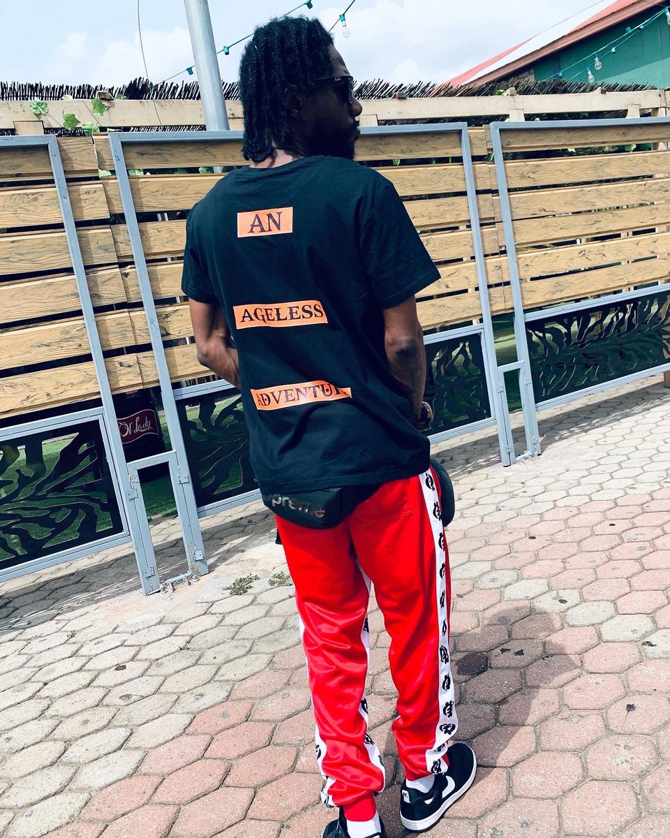 mudcracks_'s tweet photo. The lyrical Genius @KwakuDMC 🦍 for the Culture 🍊🧡🔥
•
•
#asakaa #kwakudmc #fashion #streetwear #mudcracks https://t.co/wkt3mW7RRs