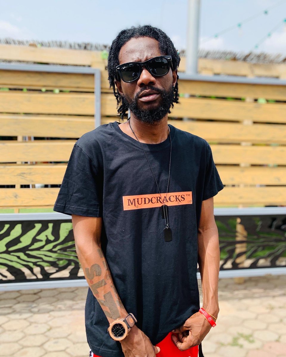 mudcracks_'s tweet photo. The lyrical Genius @KwakuDMC 🦍 for the Culture 🍊🧡🔥
•
•
#asakaa #kwakudmc #fashion #streetwear #mudcracks https://t.co/wkt3mW7RRs
