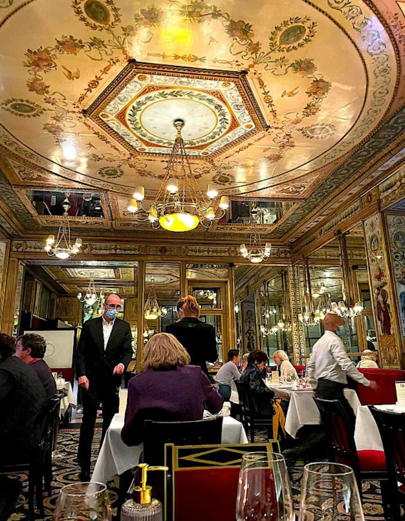 View from a table: #LeGrandVéfour has changed little since the days when #Napoléon played footsies under the table with Josephine #elegance #finedining #fooding #gastronomy #chefguymartin #palaisroyal #michelinrestaurants focusonparis.com (see blog)