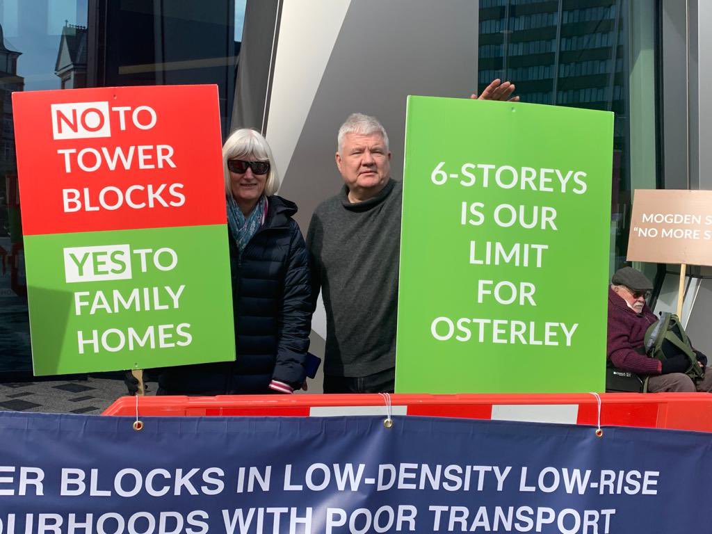 Good turnout on the opening day of the Public Inquiry. We keep fighting today against the inappropriate developments at Tesco/Homebase 💪 Responsible housing over greed.