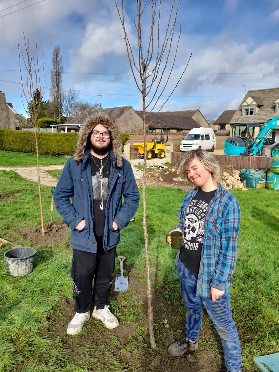 YoungGlos's tweet photo. Along with #Team217 and #Team216 from @princestrustSR we joined forces with the @SVPcharity to help create a new woodland with more than 1000 trees this winter. If you want to read all about the experience, check out Amyโs blog post: https://t.co/7WRs9xOeBy https://t.co/l6DSdctoV8