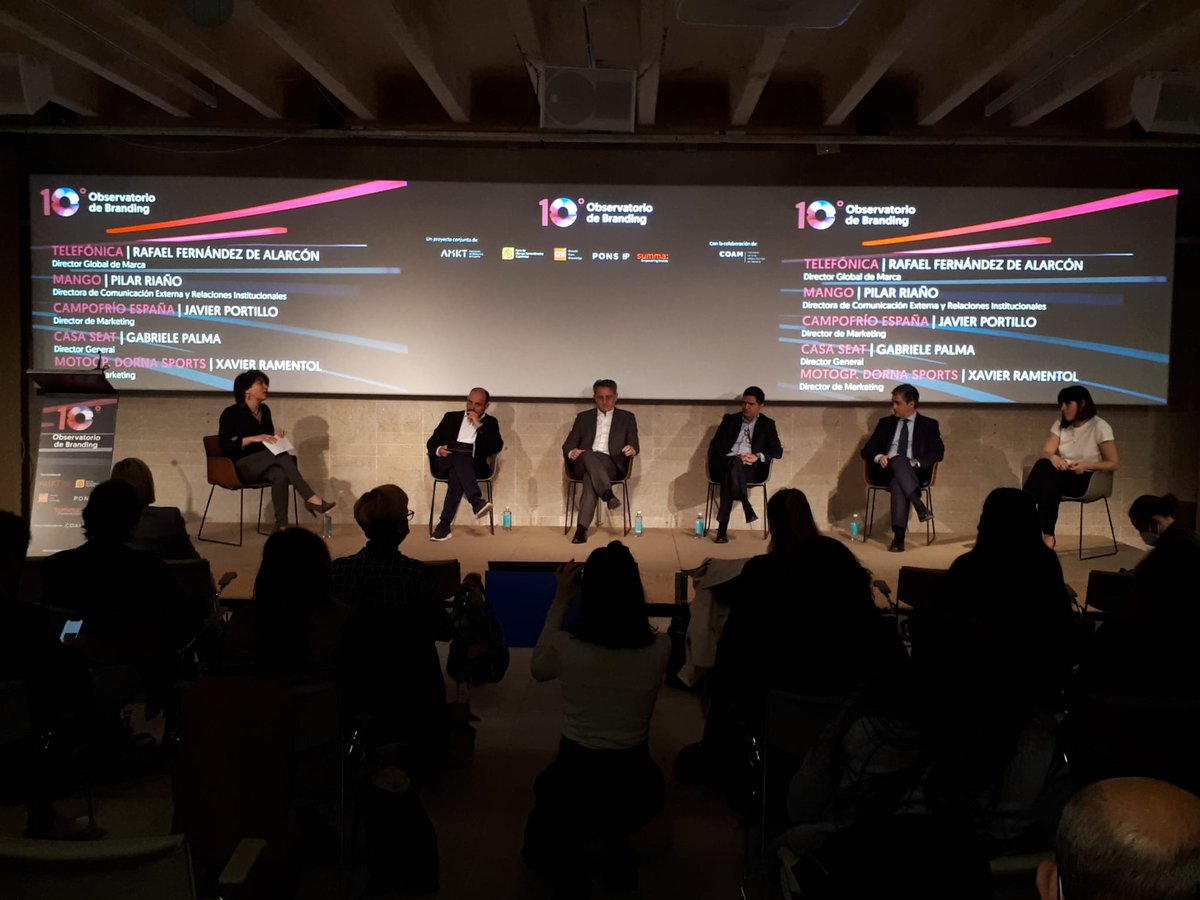 Comienza la mesa redonda sobre el valor de las marcas y su contribución al negocio con <a href="/PilarRiano/">Pilar Riaño</a> (<a href="/Mango/">MANGO</a>), <a href="/rfalarcon/">rafa fdez de alarcon</a> (<a href="/Telefonica/">Telefónica</a>), Gabriele Palma (CASA SEAT), Javier Portillo (<a href="/Campofrio_es/">Campofrío España</a>) y Xavi Ramentol (<a href="/MotoGP/">MotoGP™🏁</a>) bit.ly/OB2022d #OB2022