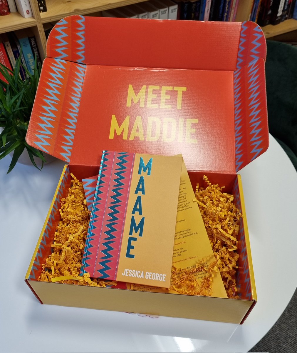 OH MY GOD!!! The proof to end all proofs. The box! The foil! The ribbon!!! *weeps with joy*

@JessGeorge_ <a href="/oliviajbarber/">Olivia Barber</a> <a href="/HodderFiction/">Hodder Fiction</a> <a href="/DHAtranslation/">DHA Translation</a>