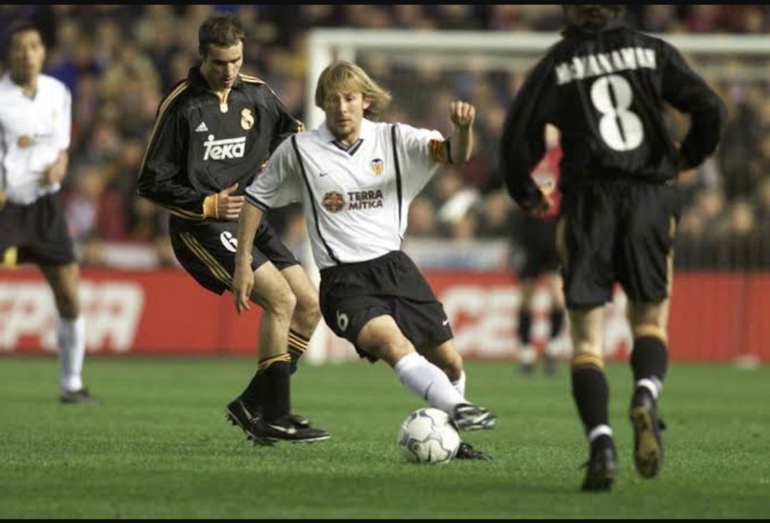 FootballRetroCo's tweet photo. Style. Class. Fashion. A great football era.
.
.
.
.
.
#FootballRetro #football #retro #retrofootball #futbol #soccer #calcio #oldschoolfootball #onthisday #fifa #worldcup #podcast #footballpodcast #soccerpodcast #soccertalk #footballtalk #valencia #realmadrid #laliga https://t.co/an7r51CG1F