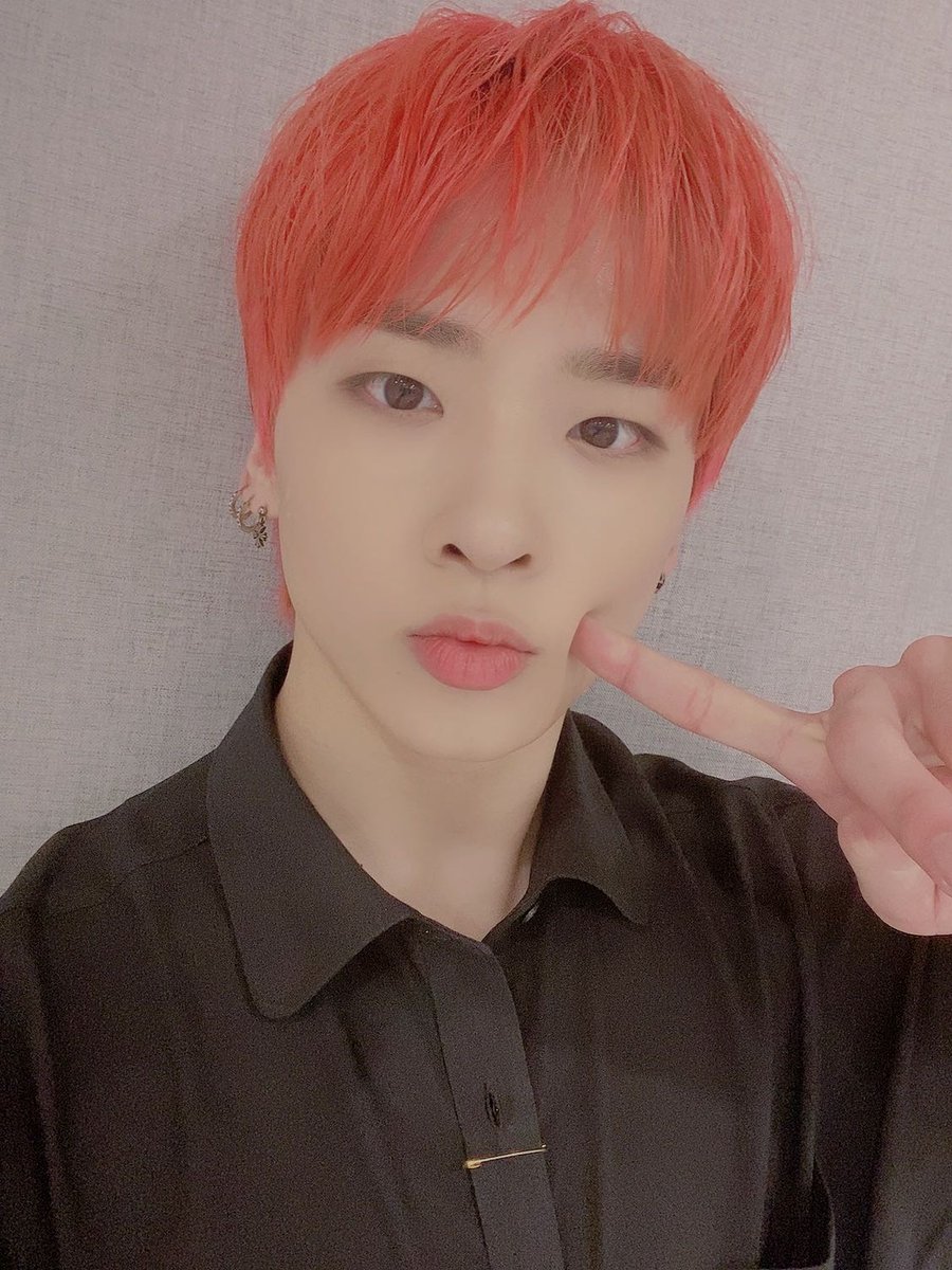 forcastlej's tweet photo. #캐슬제이 #Castle_J #손성준 #성준 

Poke cheekies

@McndOfficial_ #MCND #엠시엔디 https://t.co/aRlV8BPLgl