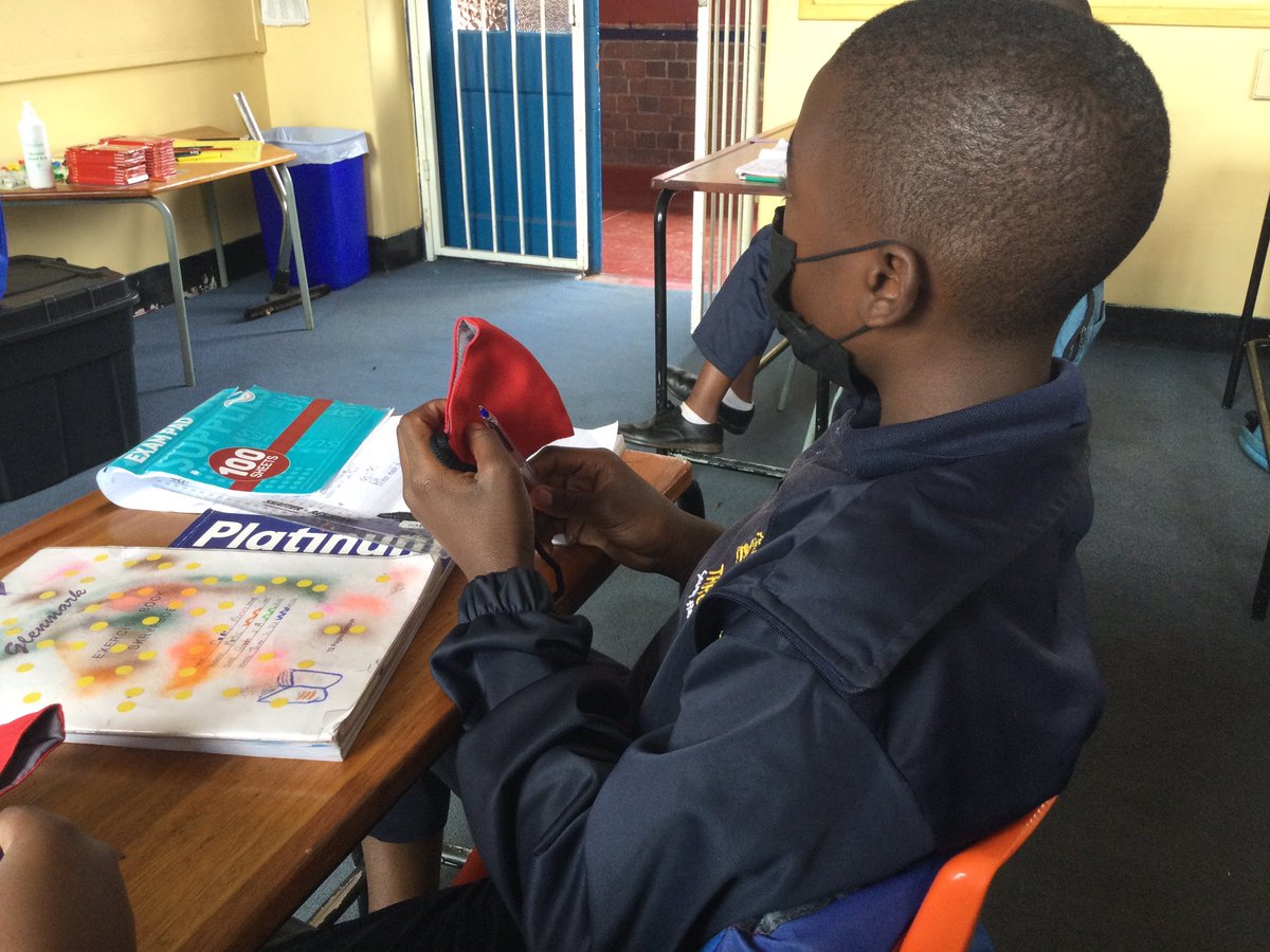 326project's tweet photo. COVID is not over. One of the many ways to protect yourself and others is to wear a mask. The project purchased masks for learners on all campuses.

#mask #masks #covid19 #three2six #covid #staysafe #distribution https://t.co/QuZX1zleFo