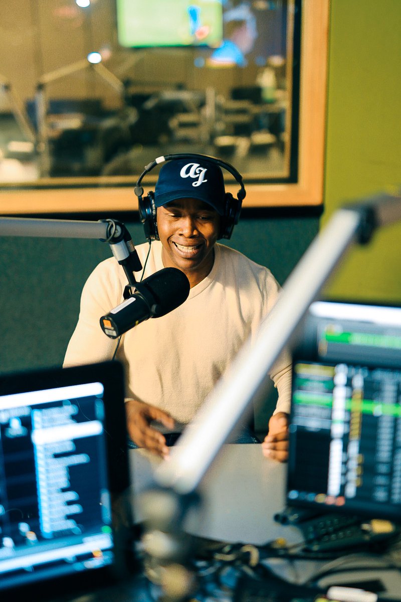 Thank you Howza for joining us on #AskAMan with <a href="/Naked_Dj/">IG : @naked_dj</a> and <a href="/dineoranaka/">Ausi OMotona</a>