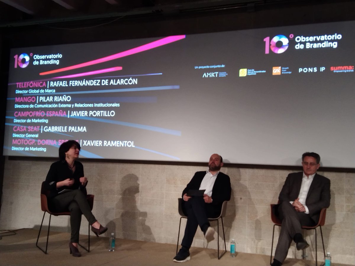 La mesa redonda sobre 'El retorno del branding' es moderada por <a href="/tamarapirojkova/">Tamara Pirojkova</a>, directora de Marketing de <a href="/BrandsofSpain/">Foro de Marcas Renombradas Españolas</a>. Abordamos la aportación de valor de las marcas desde la óptica del retorno de la inversión en marca (ROI) #OB2022 bit.ly/OB2022d