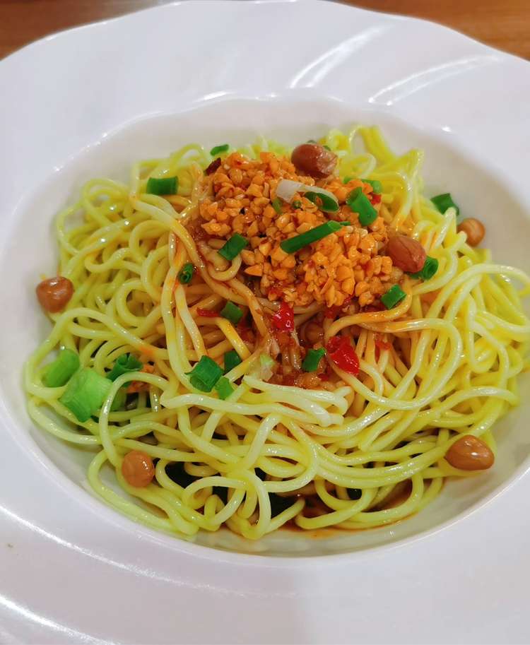TeresaS39494659's tweet photo. 凉面 (liáng miàn ）
四川風涼麺　
この季節にぴったりですね。 https://t.co/5S89I4ngYu