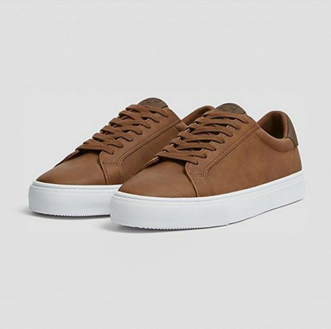 EmilieAlexia's tweet photo. Bonjour TT
J'ai des baskets pull&amp;bear a vendre
27.000frs la paire
 disponible à Dla avec possibilité d'expédition
Les pointures selon l'image☺️
1: P43 et 44
2: P43, 44 et 45
3: P43 et 45
4: P42, 43 et 45

#RT svp https://t.co/dESn6jzeNR