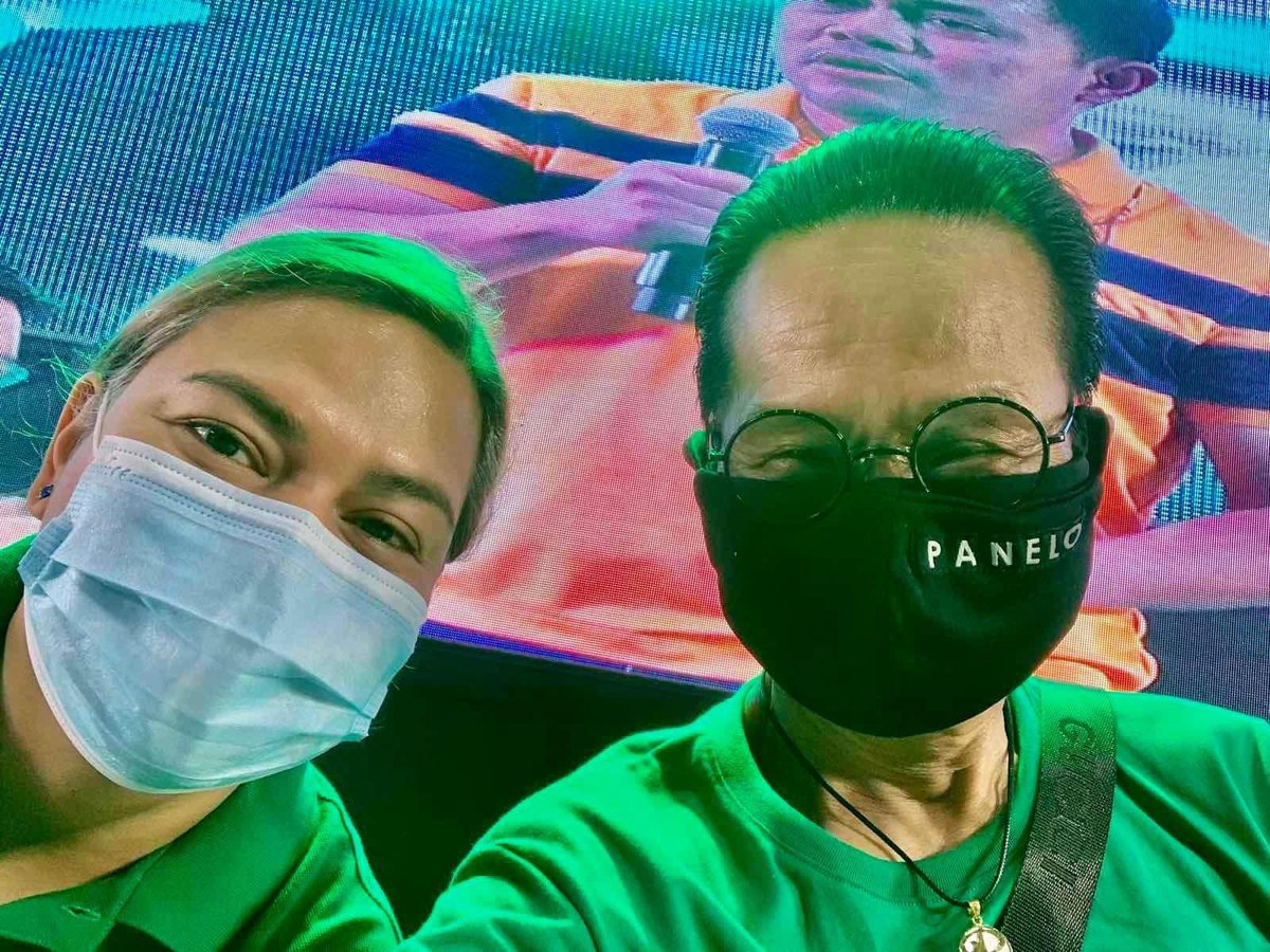 Happy Wednesday from me and my Vice President Sara Duterte! 👊🏽🇵🇭

Hi Senator Mark Villar! 👋🏽

#MahalinNatinAngPilipinas #MARKabuhayan
#SALfie #PaneloPanalo
#KayPaneloPanaloAngPilipino 
#50ForSenator