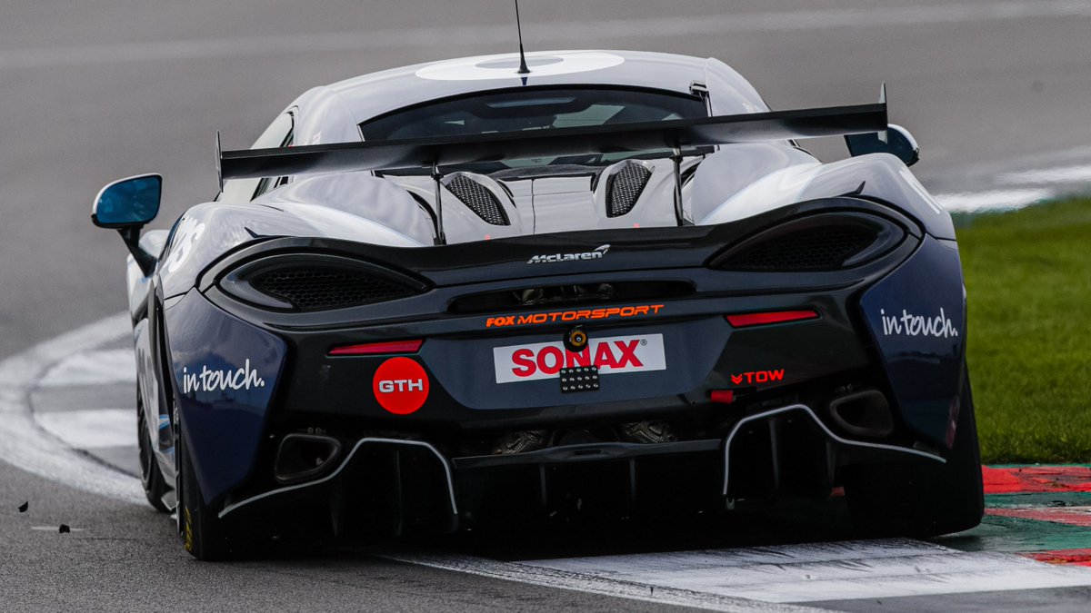 FoxMotorsportOT's tweet photo. NEW LOOK! 👀 Here are the colours that @Tim_MPS &amp; @JordanAlbert will carry on their McLaren 570S GT4 in the @GTCUP this year. Cool, eh?

📸 @JakobEbrey https://t.co/DsoPMq3F6I