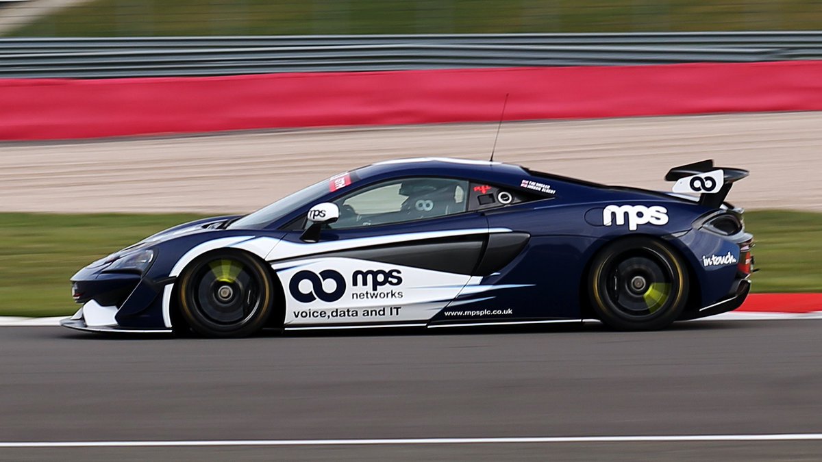 FoxMotorsportOT's tweet photo. NEW LOOK! 👀 Here are the colours that @Tim_MPS &amp; @JordanAlbert will carry on their McLaren 570S GT4 in the @GTCUP this year. Cool, eh?

📸 @JakobEbrey https://t.co/DsoPMq3F6I