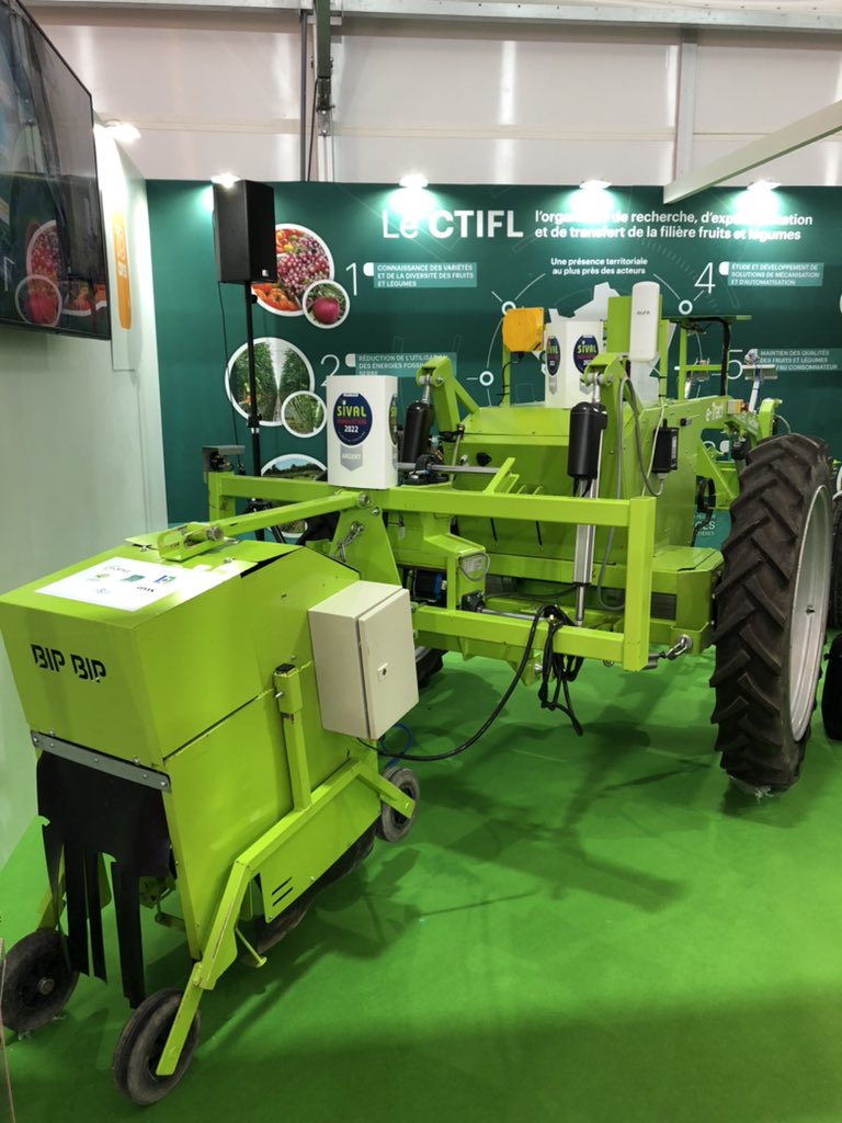 _Ctifl's tweet photo. #sival22 Le #CTIFL et #Elatec prĂȘts Ă recevoir le Sival dâargent pour le robot BIPBIP dans le cadre de la collaboration avec #laBRI #IMS #FermesLarrere #BordeauxScienceAgro #TITEC https://t.co/3tztLYTWoM