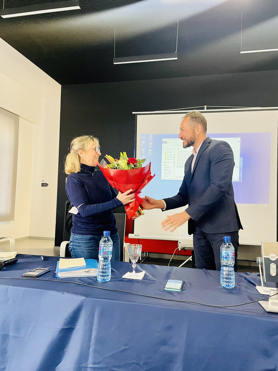 BAccueil's tweet photo. Assemblée Générale de #BeyrouthAccueil lors de laquelle un nouveau comité à été élu.
Une belle équipe prête à faire vivre l’association dans la bonne humeur !
L’occasion aussi de remercier notre trésorière qui quitte le #Liban.
Merci à @ESABeirut pour l’accueil ! https://t.co/umXsJVwtlI