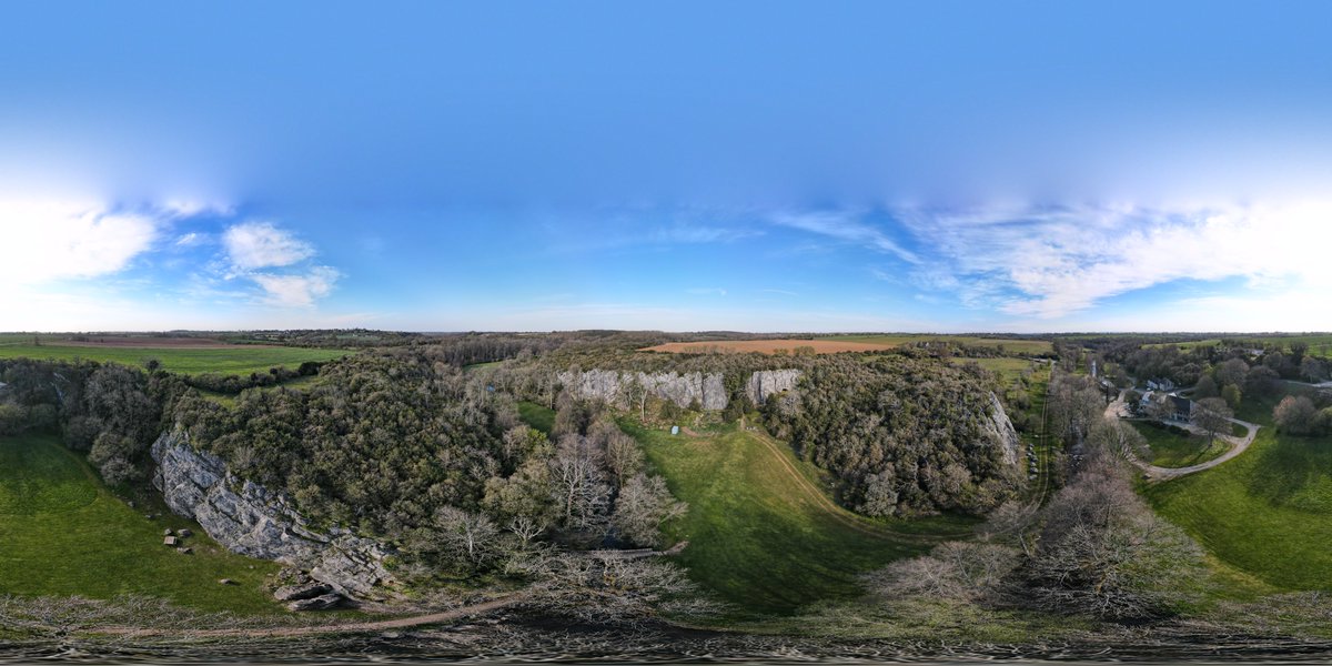 [📣 JOUR J -REOUVERTURE DES GROTTES MARGOT ET ROCHEFORT ]
L' équipe est prête à vous accueillir .🙂
➡️RESERVATION ET PAIEMENT EN LIGNE 
grottes-musee-de-saulges.com