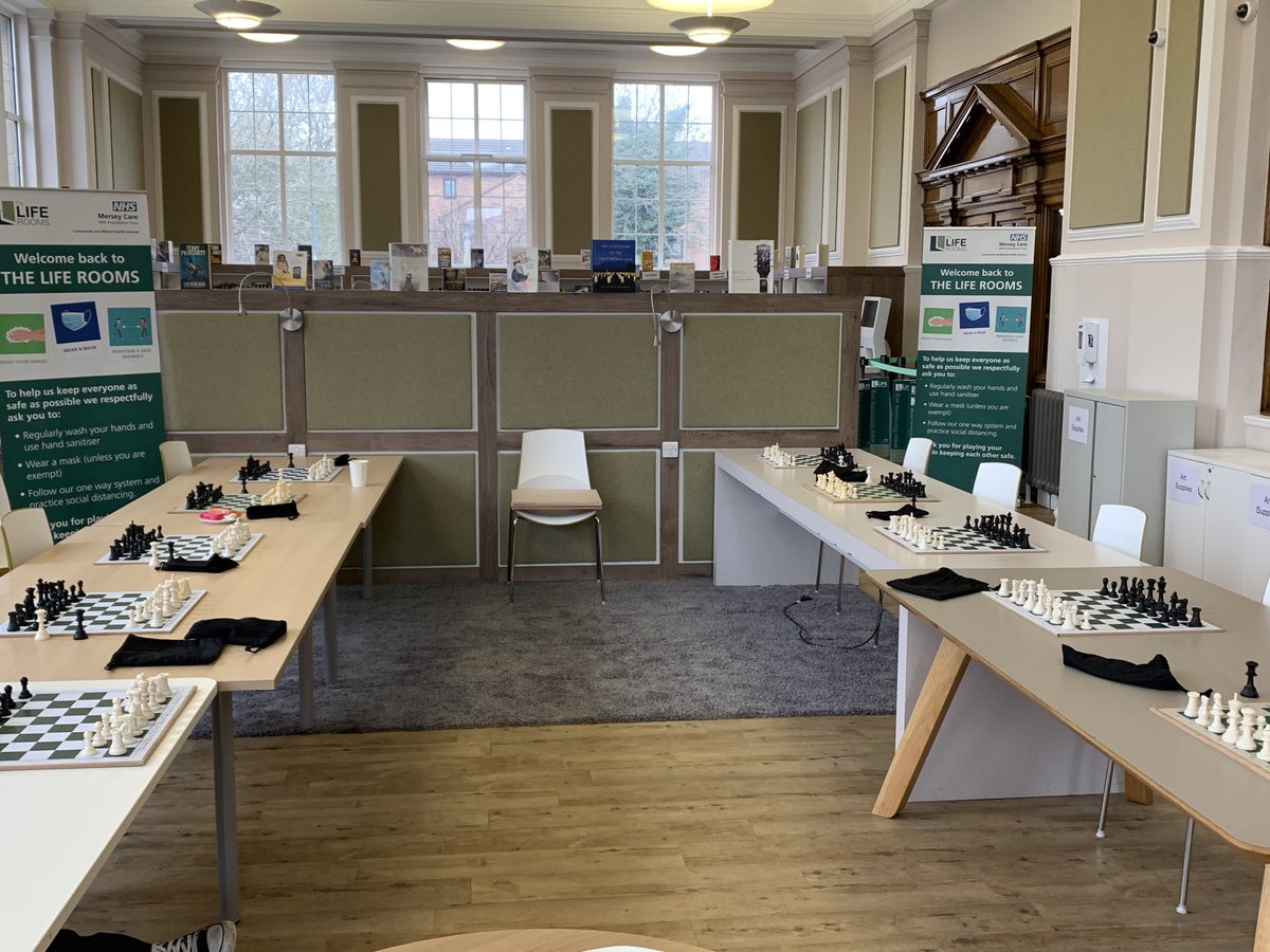 LifeRooms_MC's tweet photo. All ready for our #ChessExhibition with International Chess Master Malcolm ♟ https://t.co/XBDt2qPKYC