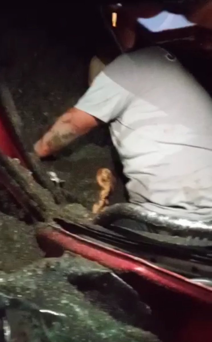 #AccidenteVial #Hoy #Ecuador #urgente 

En la vía El Triunfo - Km 26 un accidente entre vehículos pesados se dió en el sector de las avionetas. 

Video: bit.ly/3JkGb0I