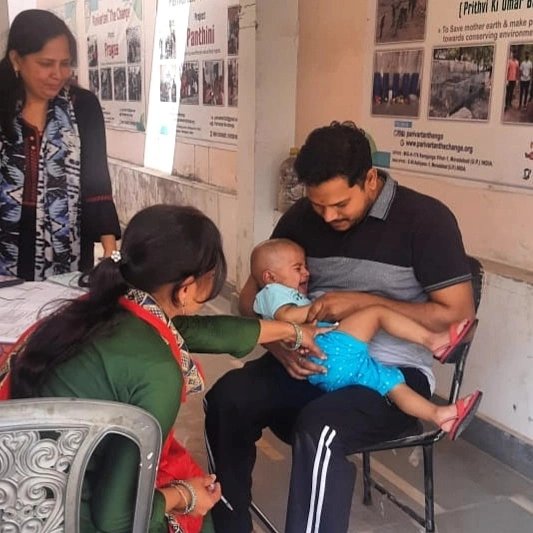 parivartantheng's tweet photo. #NationalVaccinationDay
#vaccination #vaccinationday

Participated in the Indradhanush programme of Health Department, Moradabad for routine immunization of kids under 2 yrs of age. 

#parivartanthechange #parivartanthengo #bethechange #ptc 

@MoRD_GOI @mygovindia @WHO https://t.co/E6wiZB8Lwz