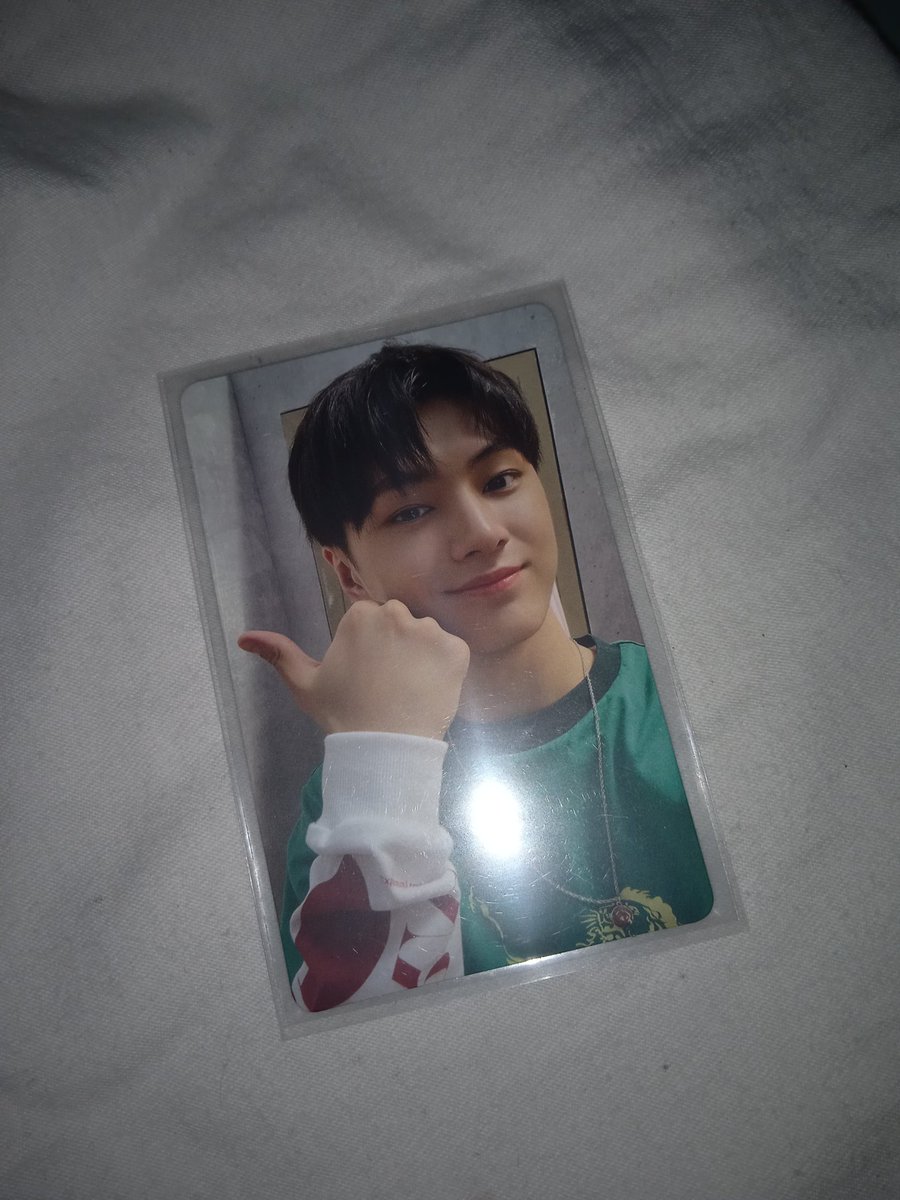 _user120802's tweet image. [ wts lfb enhypen dimension dilemma ]

— jay dd charybdis selca pc
— 280 + sf

⤷ payo
⤷ own pull, on hand
⤷ 10/10 condition