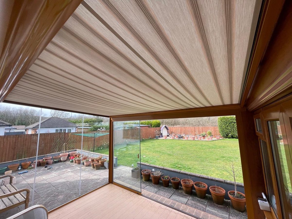 New remote controlled under blind installation to an existing Glass Room in Wales.
 
The new blind provides shade to an existing room.
 
Please contact us on info@lanai-outdoor.co.uk with any enquiries.

#Lanai #NewBlind #OutDoorlife #LiveLifeOutdoors #DineAlfresco #GardenLife