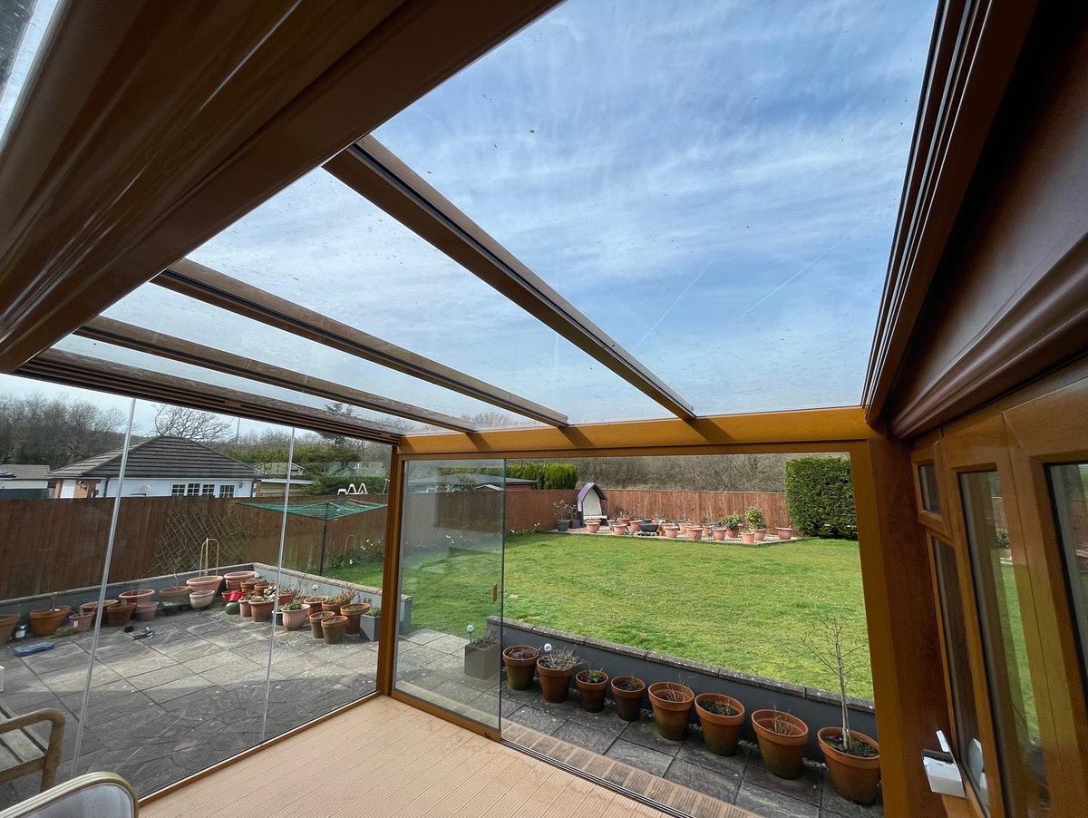 LanaiOutdoor's tweet photo. New remote controlled under blind installation to an existing Glass Room in Wales.
 
The new blind provides shade to an existing room.
 
Please contact us on info@lanai-outdoor.co.uk with any enquiries.

#Lanai #NewBlind #OutDoorlife #LiveLifeOutdoors #DineAlfresco #GardenLife https://t.co/6NzsIudac6