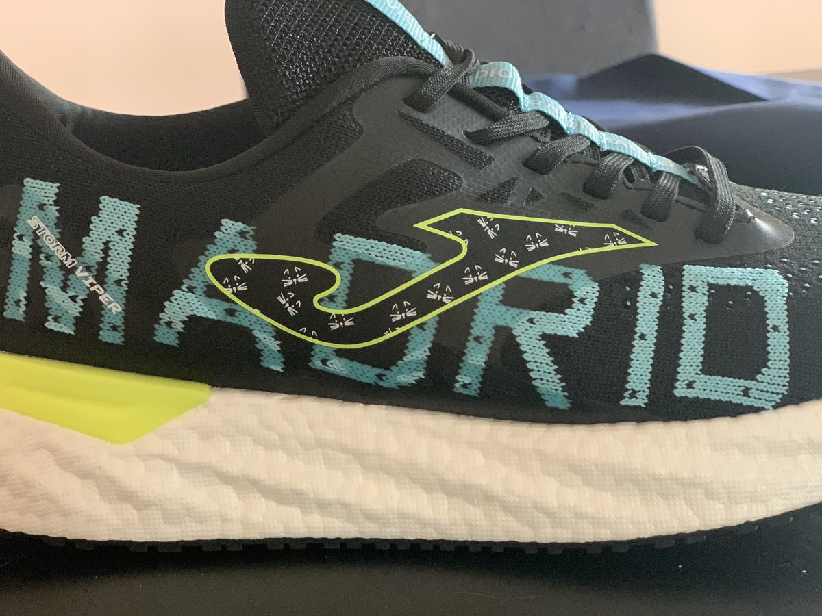 Súper chulas mis zapas !!! Son las primeras <a href="/JomaSport/">Joma Sport</a> el detalle de los gatos es lo mejor!. #simplementeMadrid