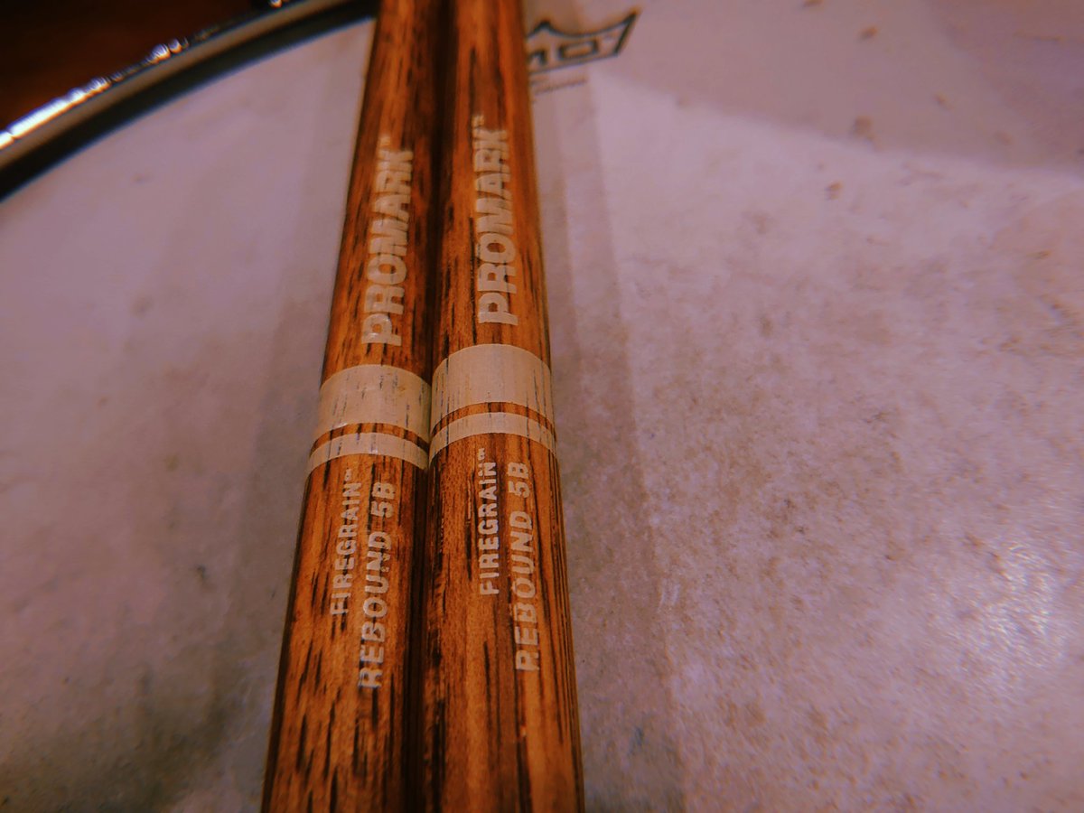 seto____drum's tweet photo. レギュラーのスティックを久々に変えてみた🤔
#PROMARK
#FIREGRAIN https://t.co/4YBxxbMBst