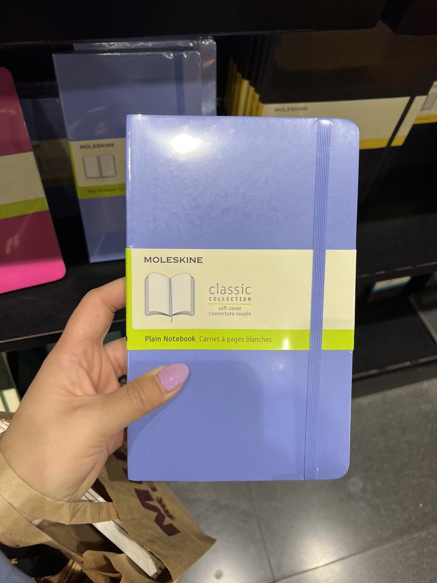 wendzilla's tweet photo. have reached that stage in my life where i want to write notes in a good notebook and will go hunting for days for the perfect one https://t.co/lMlF5QTiMK