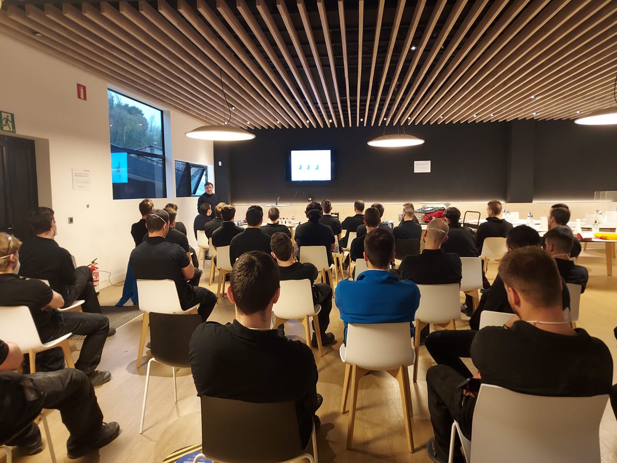 SikaSpain's tweet photo. Hoy, nuestros compañeros Carlos y Alberto están dando 4 cursos  para 120 personas en #Irizar #eMobility

#FormaciónSika #sikaknowhow #losprofes https://t.co/dNKVTW2Bnp