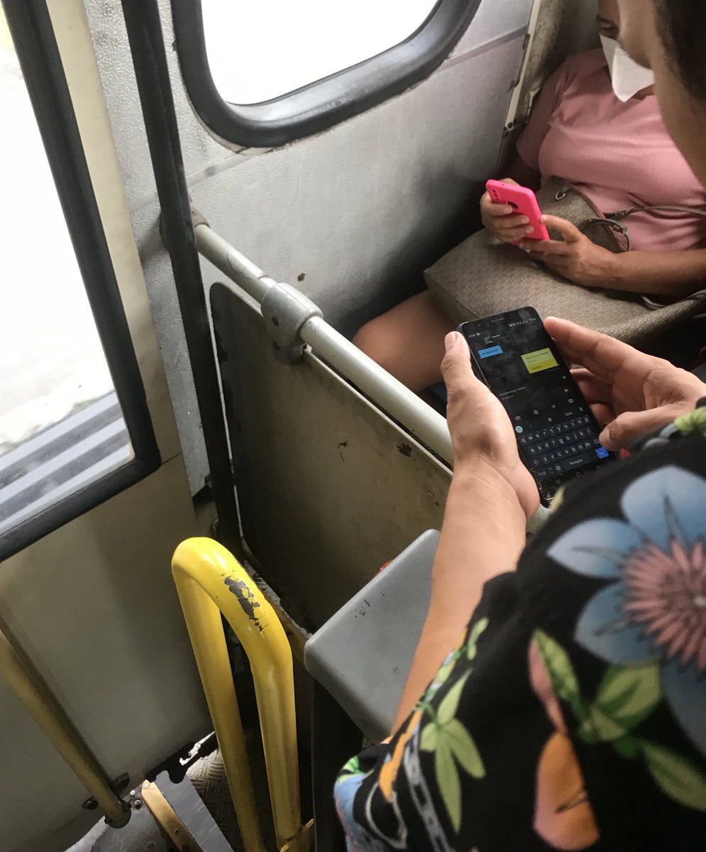 O viado no grindr 7 h da manhã no bonde, mulherr se preserve