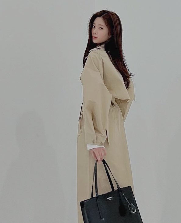 ⠀

ꕥ ﹙  C , Rosaline's UD ﹚  ♡   18:38 ˎ 
#로사 ⌕ 16th March ˎ ﹫ TYO ˎ Akihabara
—— #RPWFashionWeek #GlamourInParis
ꗃ Delightful! Very well… see ya real soon, Paris!

⠀