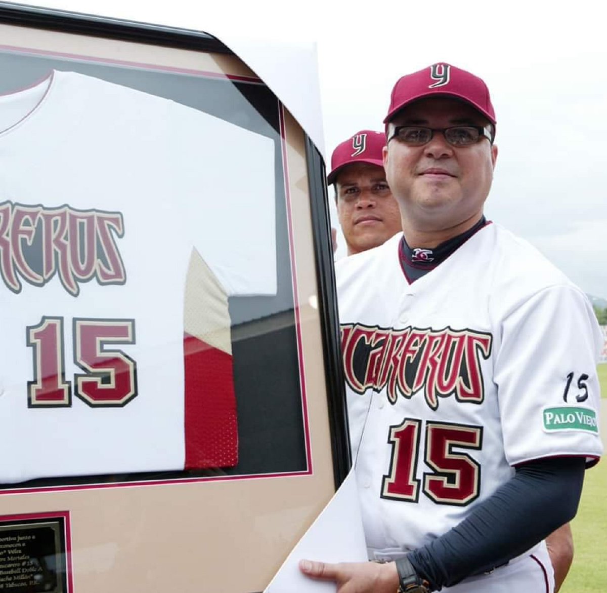 uriartecarlos1's tweet photo. 16/03/2008 - En Yabucoa se honró a Wilfredo “Cano” Vélez cuando le retiraron su número 15 que utilizó por 17 temporadas con los Azucareros, acumulando 61 victorias como lanzador frente a 10 derrotas y efectividad de 1.70 con varios campeonatos. https://t.co/A0siEwCaR1