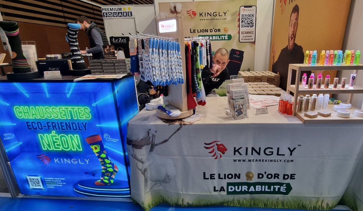 kinglyknitwear's tweet photo. Bonjour de Lyon!🇨🇵 At this week’s #CTCO show in Lyon our “Hipster Socks”🧦 are the highlight of the show and as you can tell from the faces of our visitors that’s not the only exciting thing that we can show you!🤩
#Kingly #Kinglysocks #Kinglycosmetics #hipstersocks #CTCO2022Lyon https://t.co/YOrwykqUmq